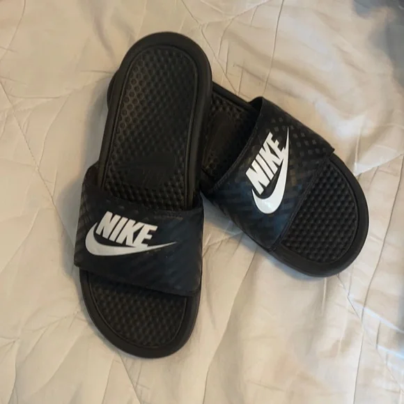 Nike slides - Picture 2 of 3
